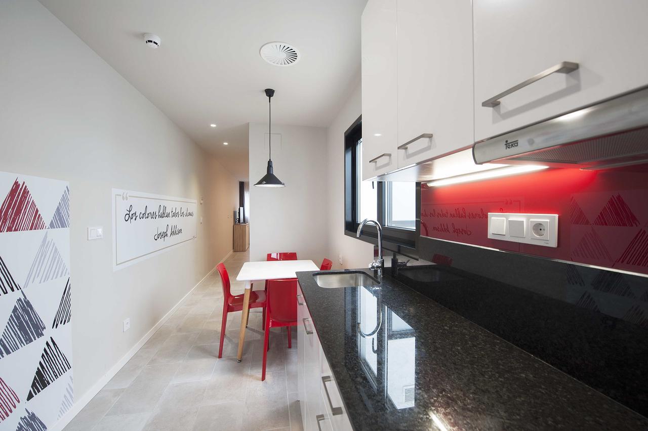 Apartamentos Divan Витория Экстерьер фото