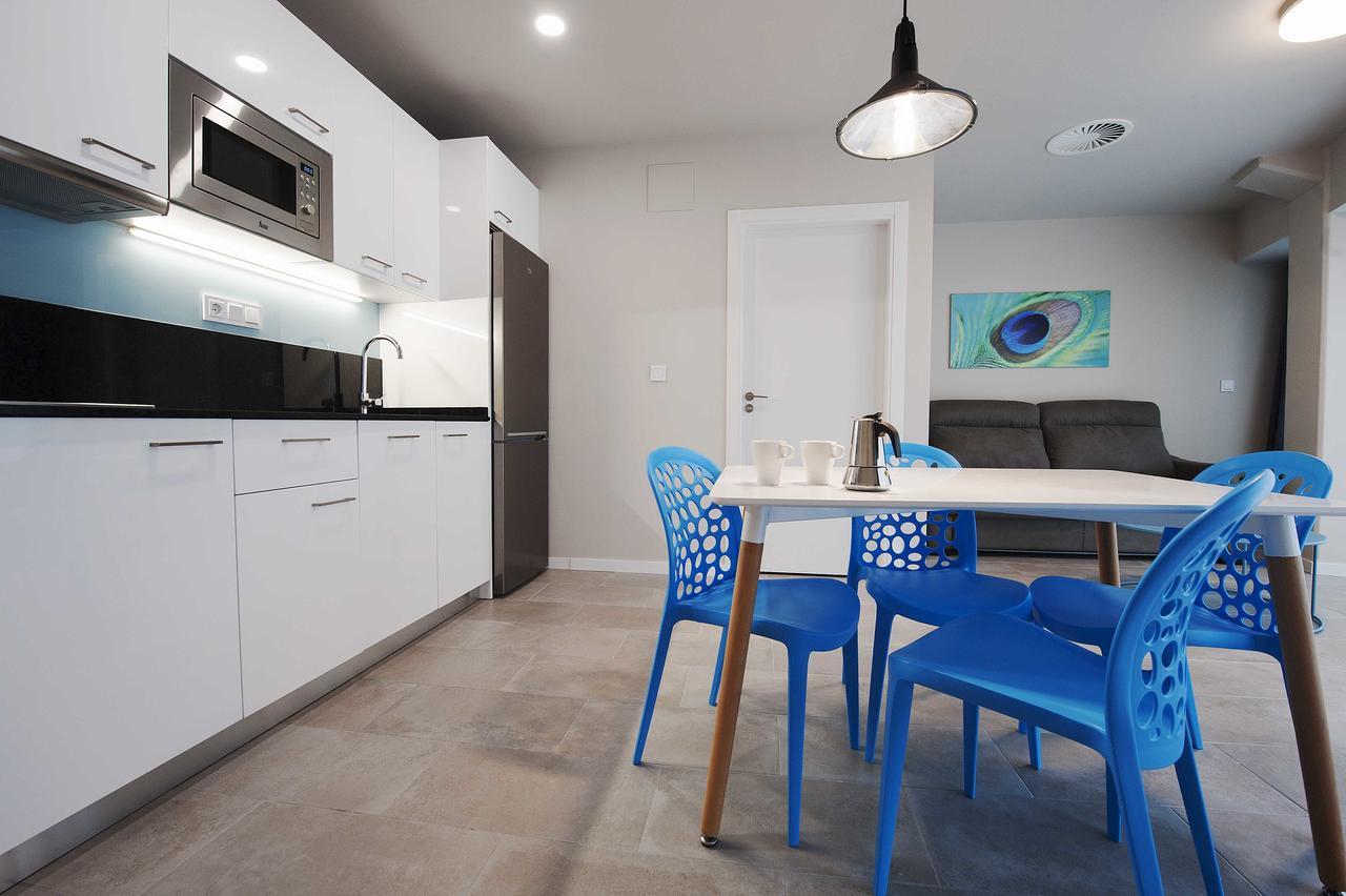 Apartamentos Divan Витория Экстерьер фото